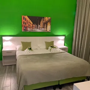 2* Affittacamere Mary's Tower Con Tre Con Bagno Privato